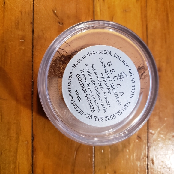 Becca hydra-mist set and refresh powder in "Golden bronze" - Picture 2 of 2